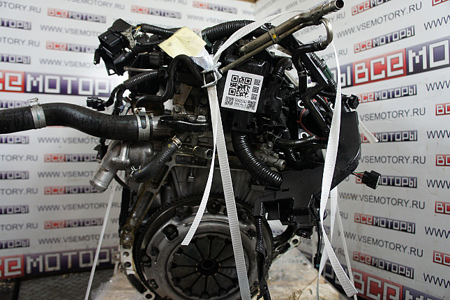 Двигатель вид с боку HONDA R18A2