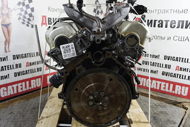 Двигатель вид с боку DODGE 6G72