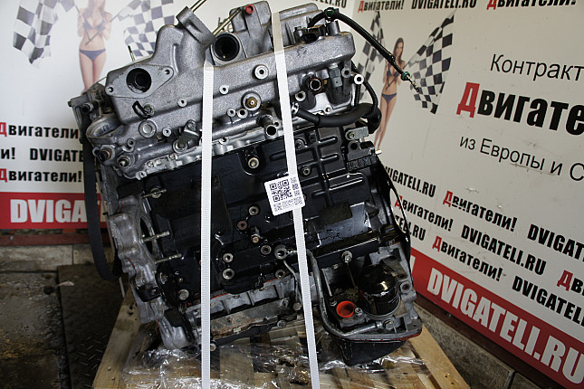 Двигатель вид с боку Isuzu 4JX1