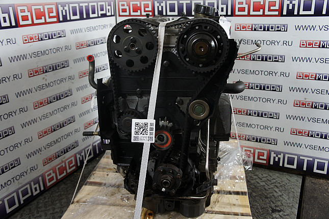 Двигатель вид с боку VOLVO B 5244 S