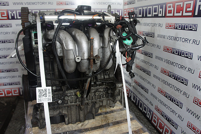 Двигатель вид с боку VOLVO B 4184 S