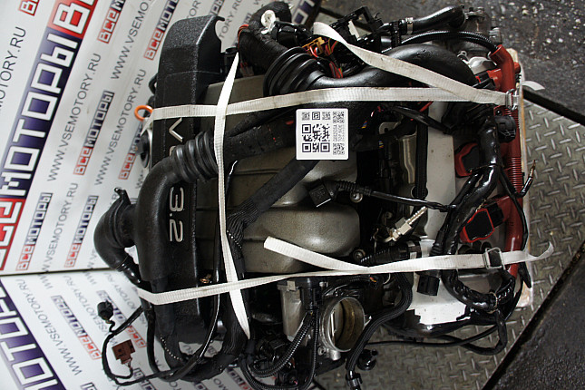 Фотография контрактного двигателя сверху AUDI AUK