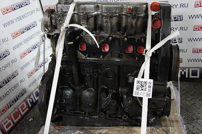 Двигатель вид с боку OPEL C 16 NZ