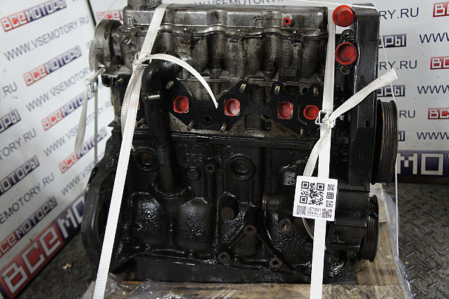 Двигатель вид с боку OPEL C 16 NZ