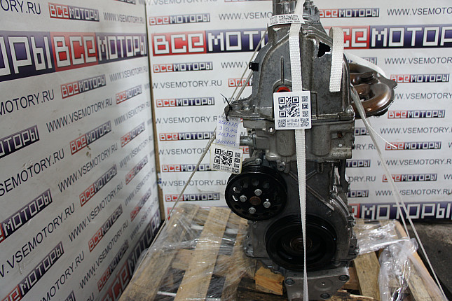 Двигатель вид с боку MERCEDES-BENZ M 266.940