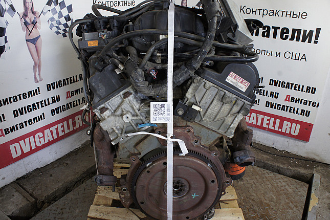 Двигатель вид с боку Ford SOHC 4.0