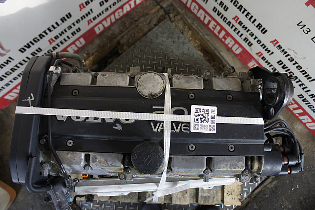 Фотография контрактного двигателя сверху Volvo B 5254 S