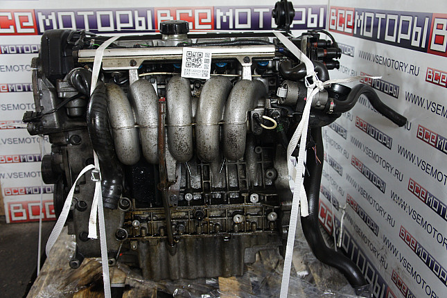 Двигатель вид с боку VOLVO B 5252 S