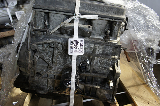 Двигатель вид с боку Skoda AME