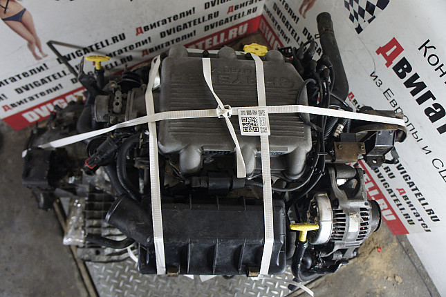 Фотография контрактного двигателя сверху Chrysler EFA