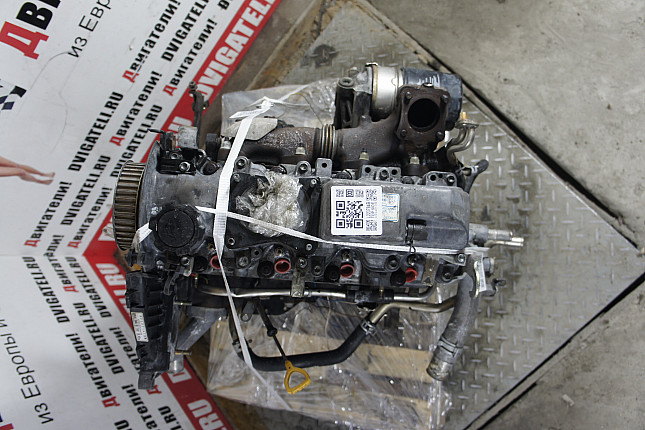 Фотография контрактного двигателя сверху Toyota 2C-TE