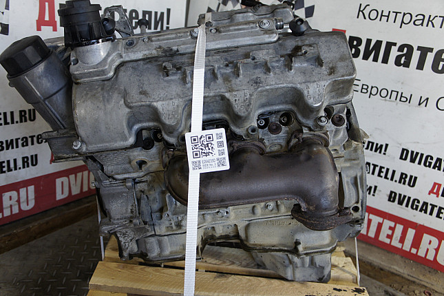 Двигатель вид с боку Mercedes M 112.913