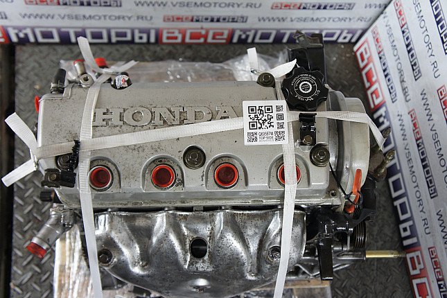 Фотография контрактного двигателя сверху HONDA D14A8