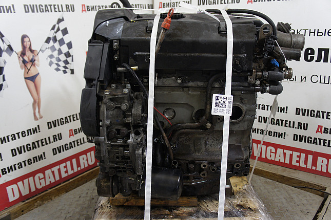 Двигатель вид с боку Fiat 8140.63