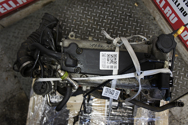 Фотография контрактного двигателя сверху Chevrolet B10D1