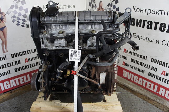 Двигатель вид с боку Volvo B 18 KP