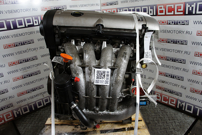 Двигатель вид с боку PEUGEOT 3FZ (EW12J4)