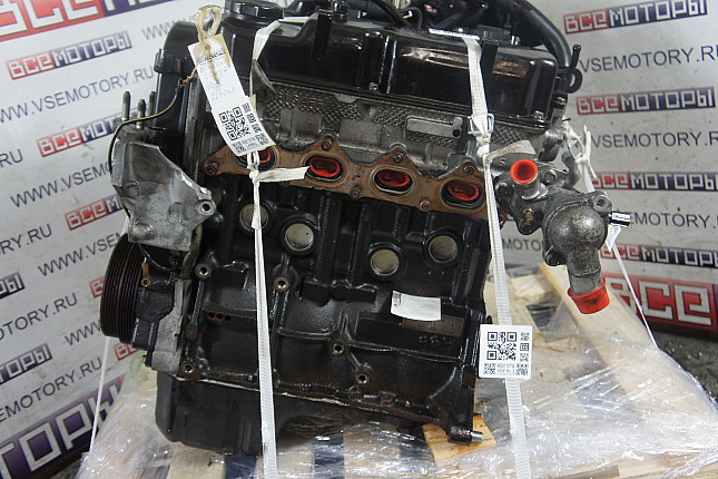 Двигатель вид с боку MITSUBISHI 4G18