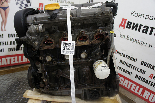 Двигатель вид с боку Opel Z 16 XE