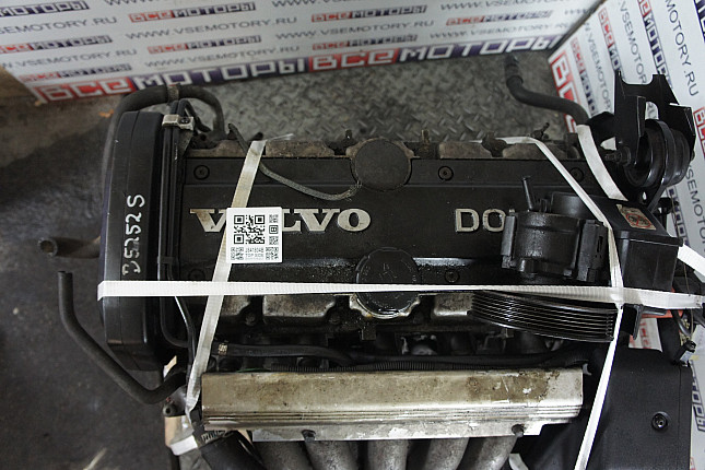 Фотография контрактного двигателя сверху VOLVO B 5252 S