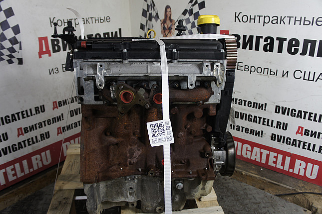 Двигатель вид с боку Dacia K9K 796