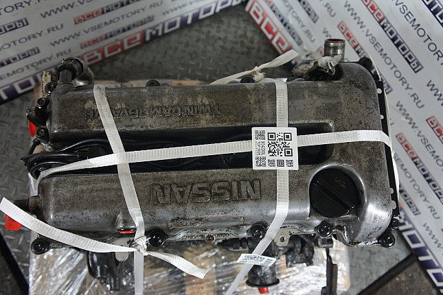 Фотография контрактного двигателя сверху NISSAN SR20DE 