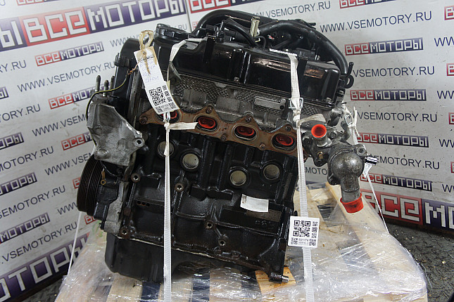 Двигатель вид с боку MITSUBISHI 4G18
