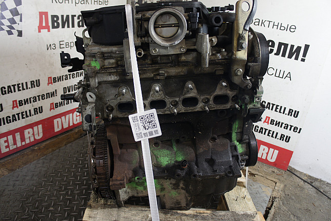 Двигатель вид с боку Renault K4M 700