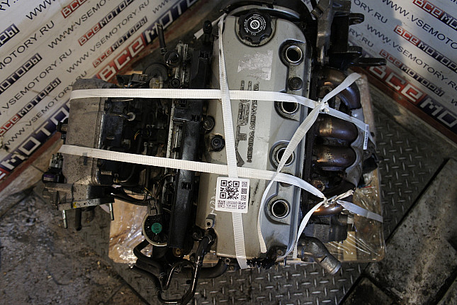 Фотография контрактного двигателя сверху HONDA F20B6
