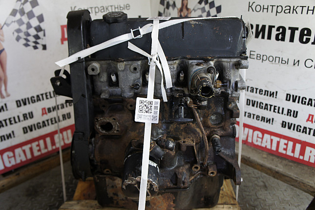 Двигатель вид с боку Chrysler K00