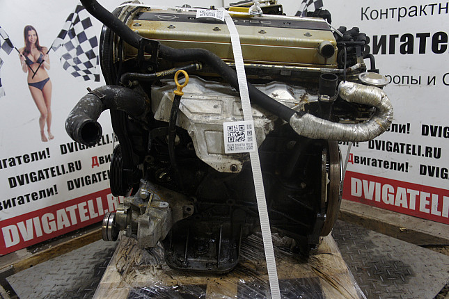 Двигатель вид с боку Opel X 18 XE