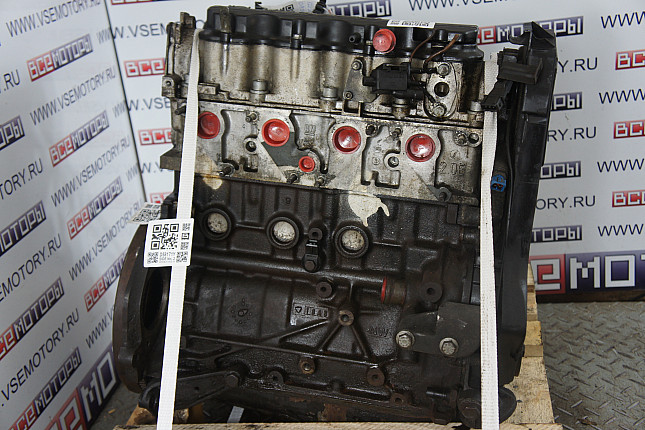 Двигатель вид с боку OPEL X 20 SE