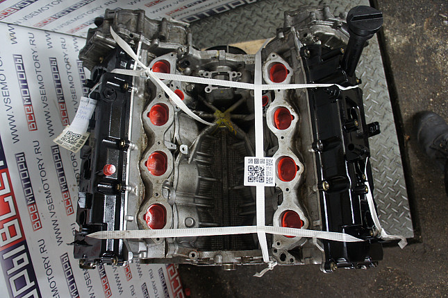 Фотография контрактного двигателя сверху INFINITI VK56