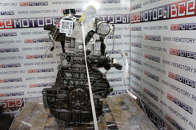 Двигатель вид с боку VOLVO B 4164 S
