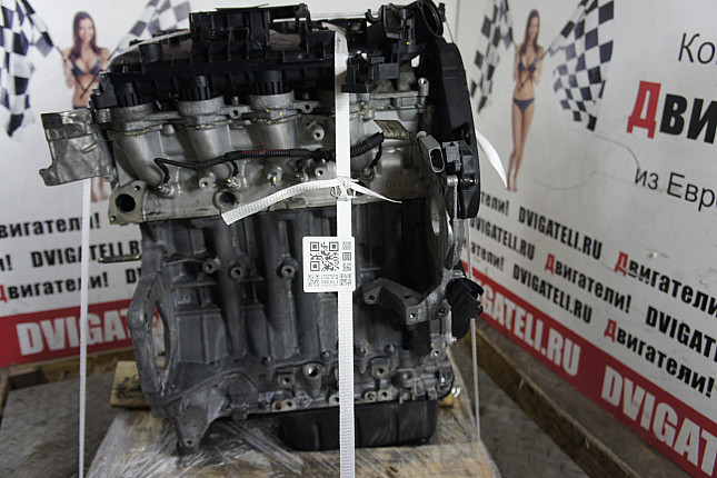 Двигатель вид с боку Peugeot 9HX